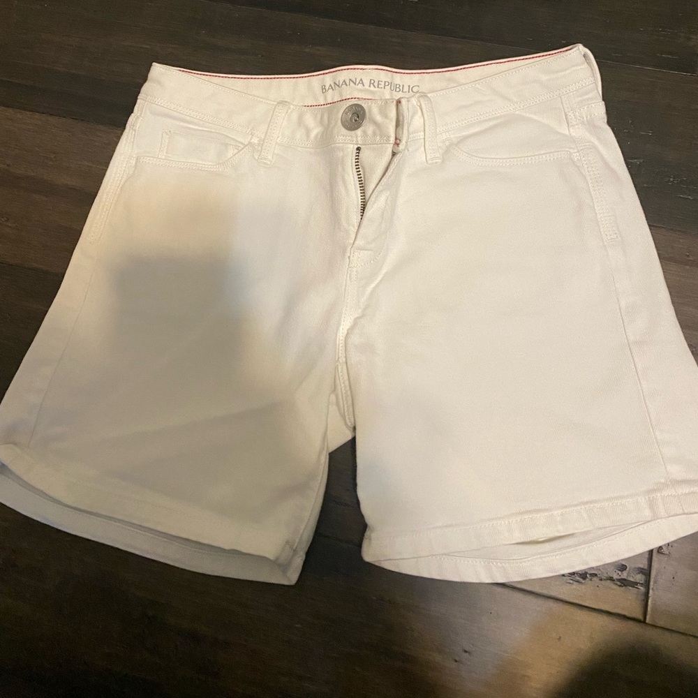 Banana republic size 25 white denim Jean shorts